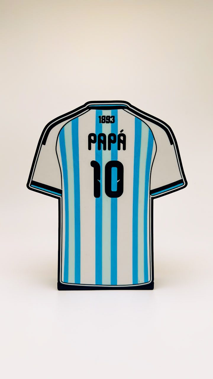 Lámpara con forma de camiseta argentina personalizada con nombre y número